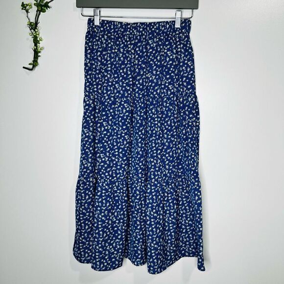 ExLura Blue Daisy Smocked Top and MIDI Skirt Set Flowers Off Shoulder Square NWT - Picture 2 of 16